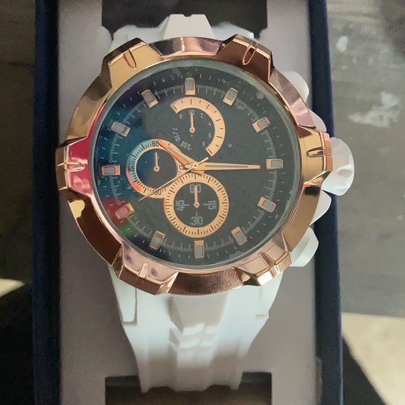 Watch - Picture 2 of 7